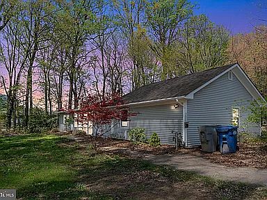 4th image of 3026 Cedar Hill Rd