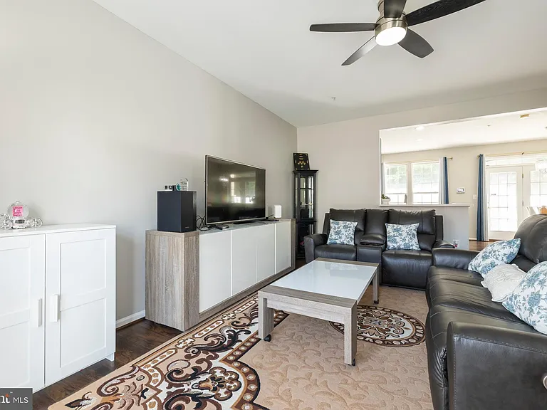 4004 Meadow Trail Ln — Photo 6