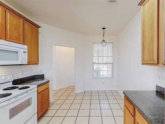 3rd image of 10012 Dryden Ln