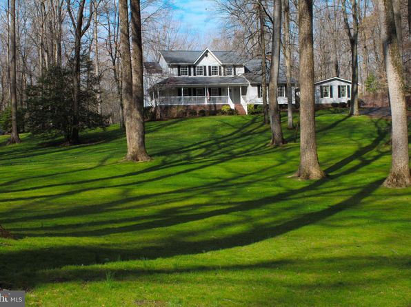 6855 Maxwell Dr, Hughesville, MD 20637