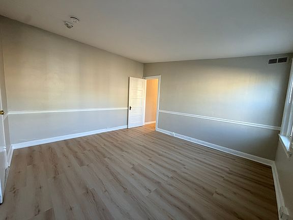 2nd image of 217 Northampton St APT 3