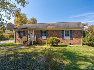 1813 Hartford Dr, Gastonia, NC 28052