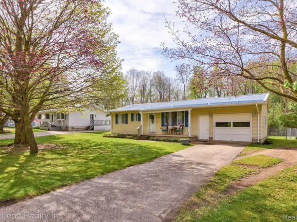 4925 Worth St, Millington, MI 48746