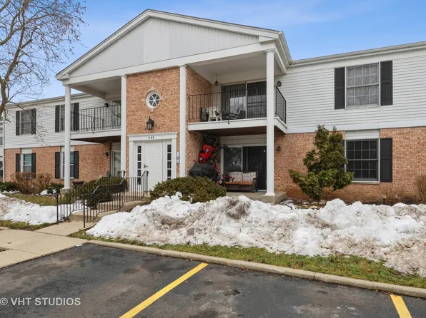 983 Golf Course Rd APT 2, Crystal Lake, IL 60014