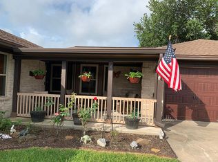 101 Ridge Dr, Victoria, TX 77904