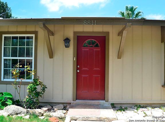 3rd image of 8811 Cape Valley St