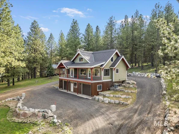 1286 Shore Dr, Cascade, ID 83611