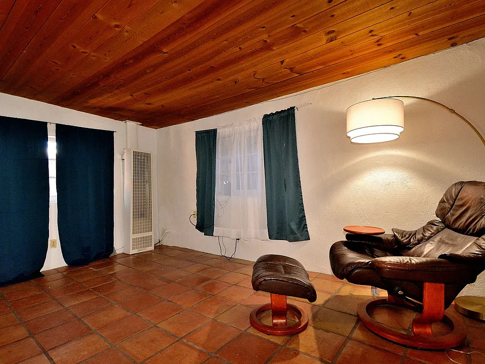 142 Duran St #3
