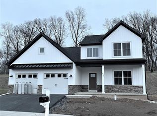 221 Pebble Dr, Elizabethtown, PA 17022