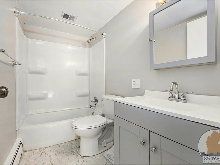120 Leonard St NE #11 — Photo 8