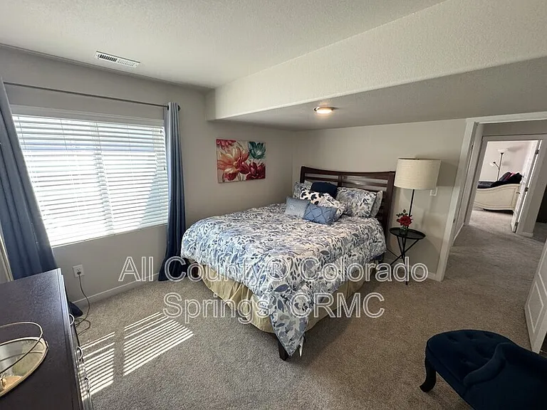 5755 Marlee Dr — Photo 33