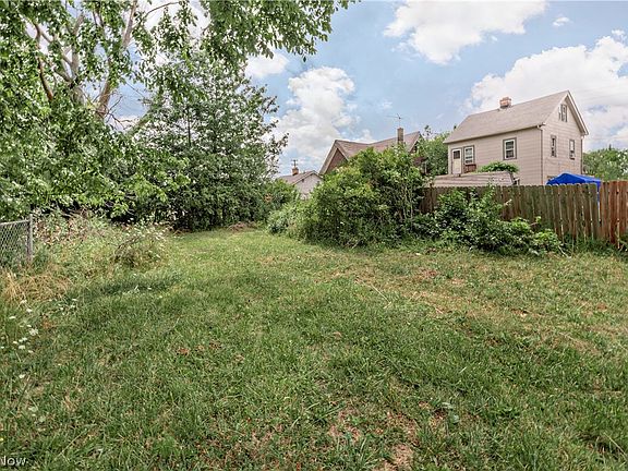 5th image of 14816 Lotus Dr