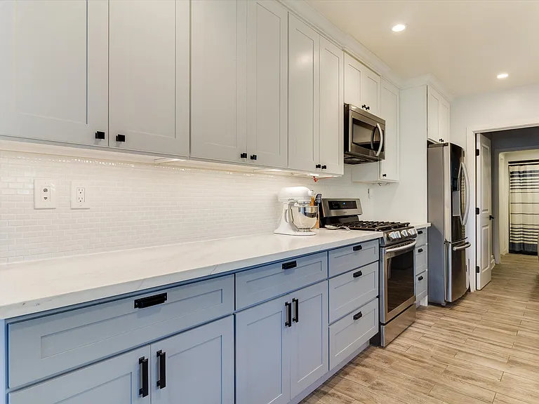 6108 Springvale Dr — Photo 8
