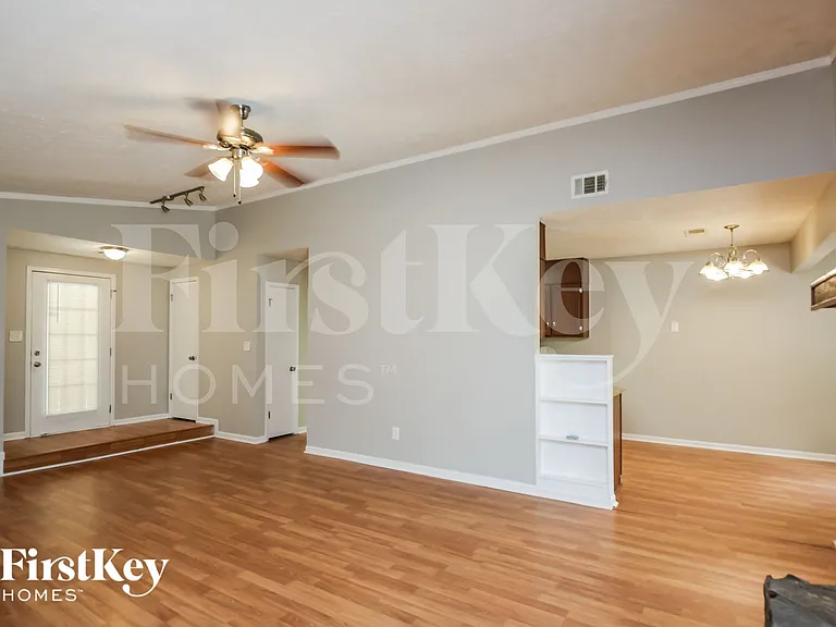 5301 W Jones Bridge Rd — Photo 5