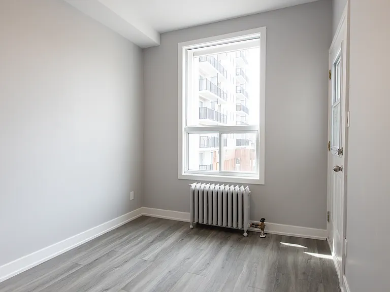 404 Elgin St — Photo 29