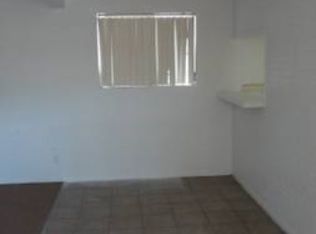 913 W Gage Ave, Los Angeles, CA 90044