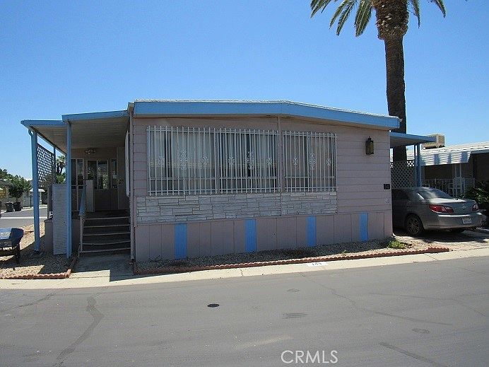 1st image of 575 S Lyon Ave Space 141