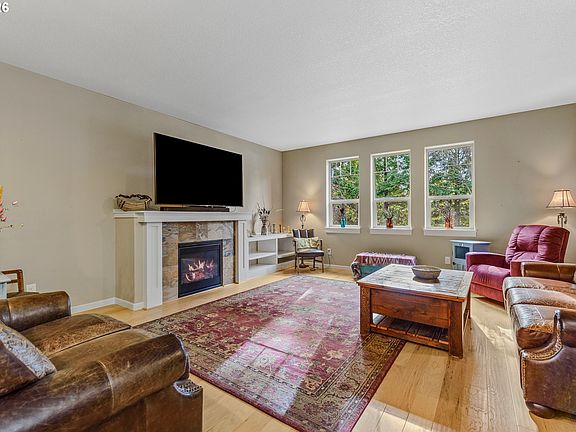 3rd image of 216 NW 24th St