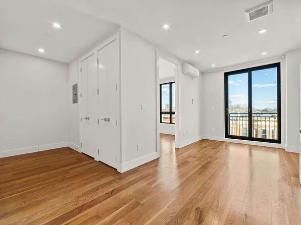 948 New York Avenue #2, photo 2
