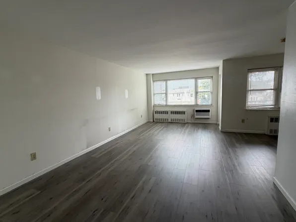 740 E Broadway, Long Beach, NY