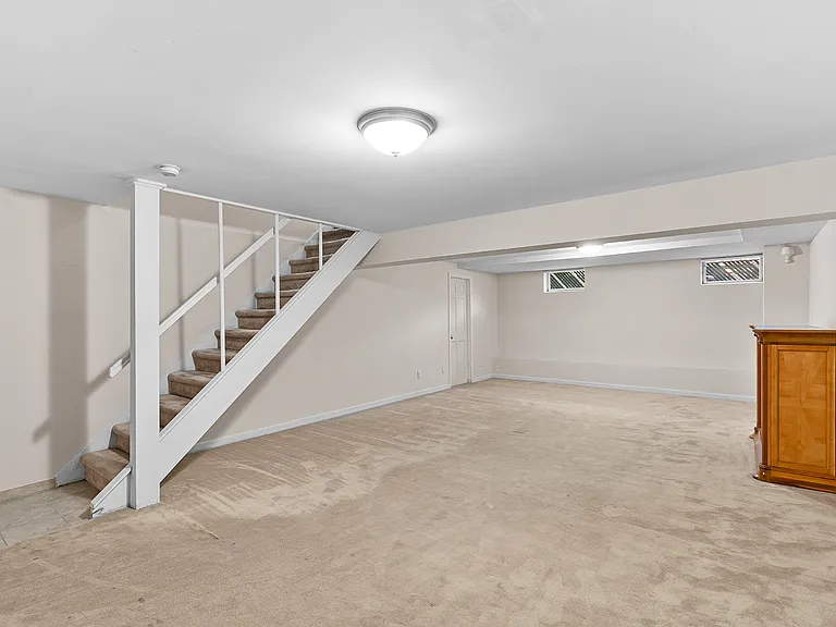 607 Grove St — Photo 19