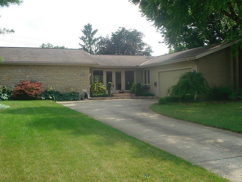 1st image of 1975 Braemar Dr