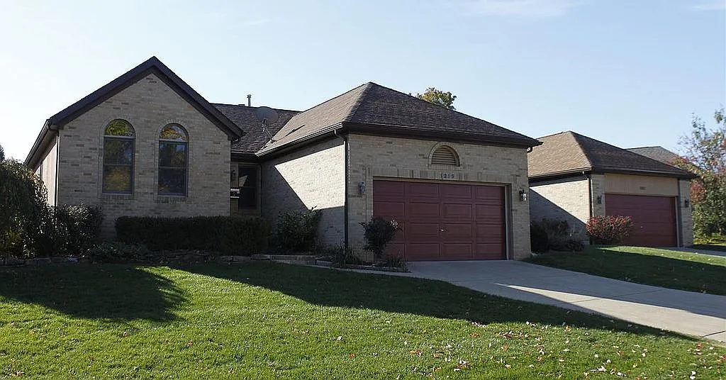 1219-1221 Langland Dr photo 1