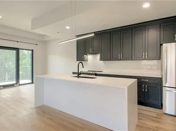 200 W Gregory Blvd #103, Kansas City, MO 64114