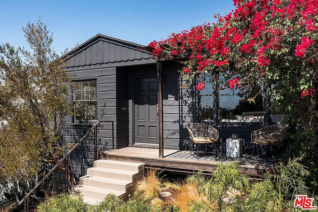 2 bed, $6,950 — Photo 1