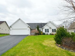 1012 Pondbrook Point, Webster, NY 14580