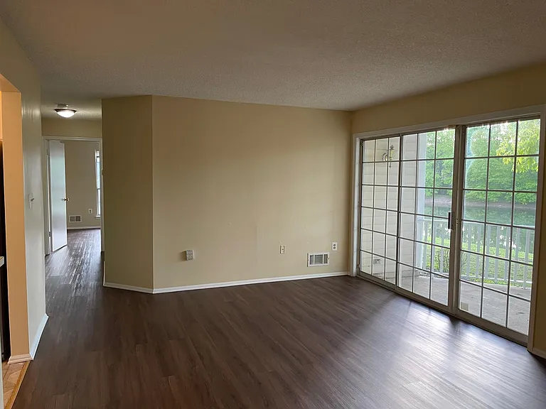 28 Pembrook Ave — Photo 2