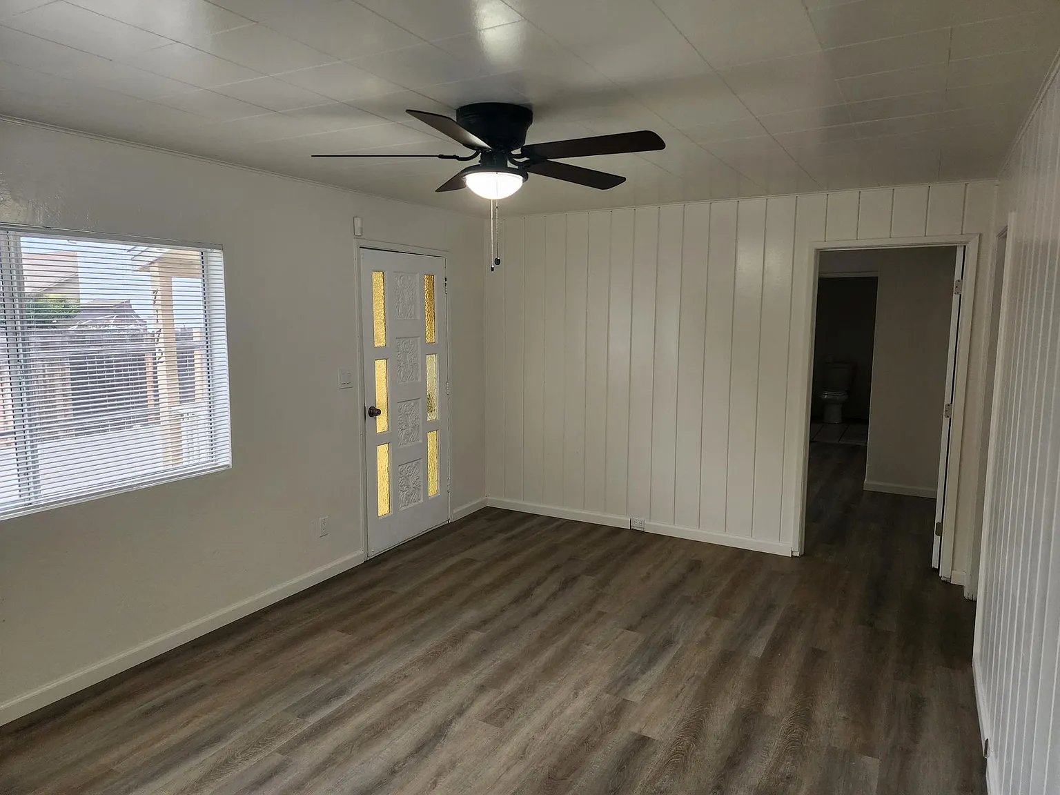 3 bed, 900 sqft, $2,850 — Photo 3