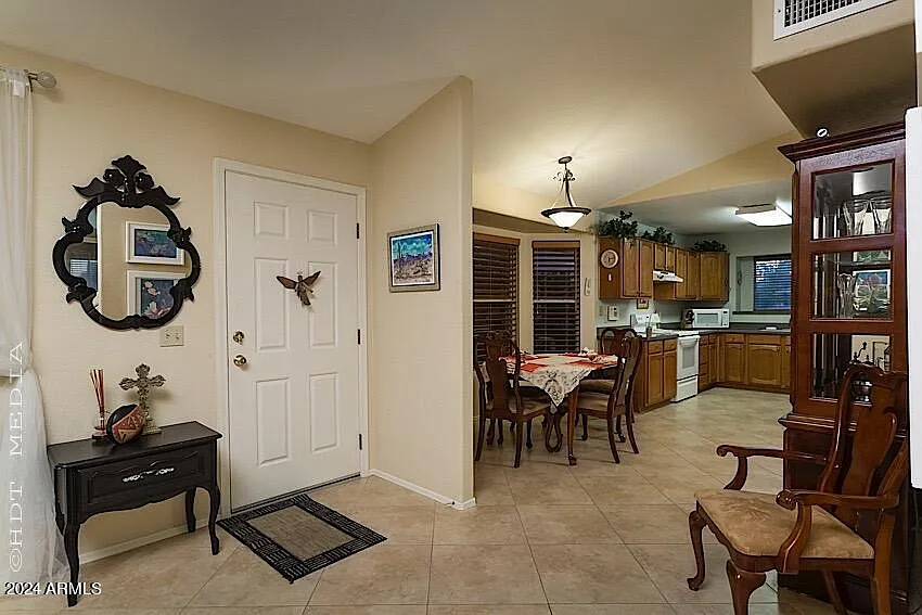 2 bed, 1.0 bath, 1667 sqft, $3,500 — Photo 2