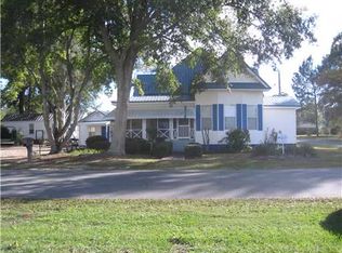 817 Grand Ave, Leakesville, MS 39451