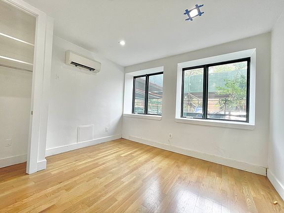 3rd image of 562 Park Pl #1A