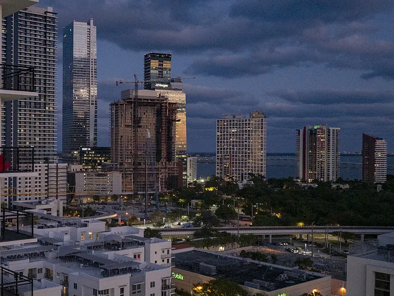 Maizon Brickell — Photo 52