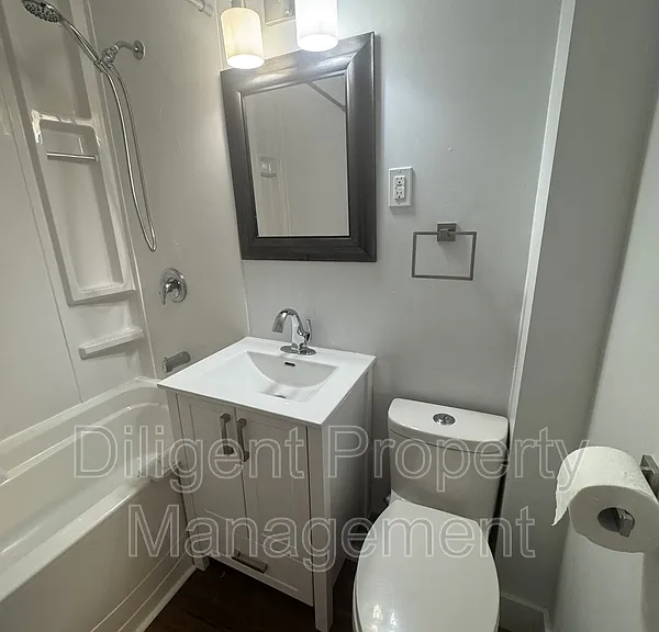 736 Stormont St #UPPER — Photo 15