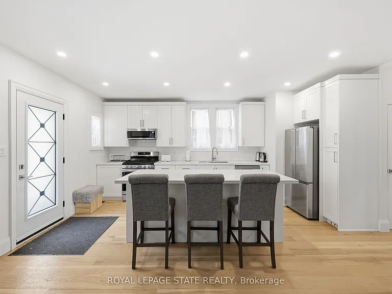 129 Jackson St W — Photo 6