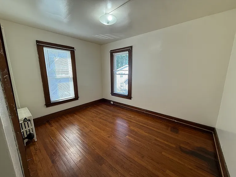 308 Roosevelt Ave #2S — Photo 10
