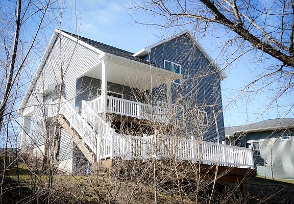 Back View/Two Tier Deck