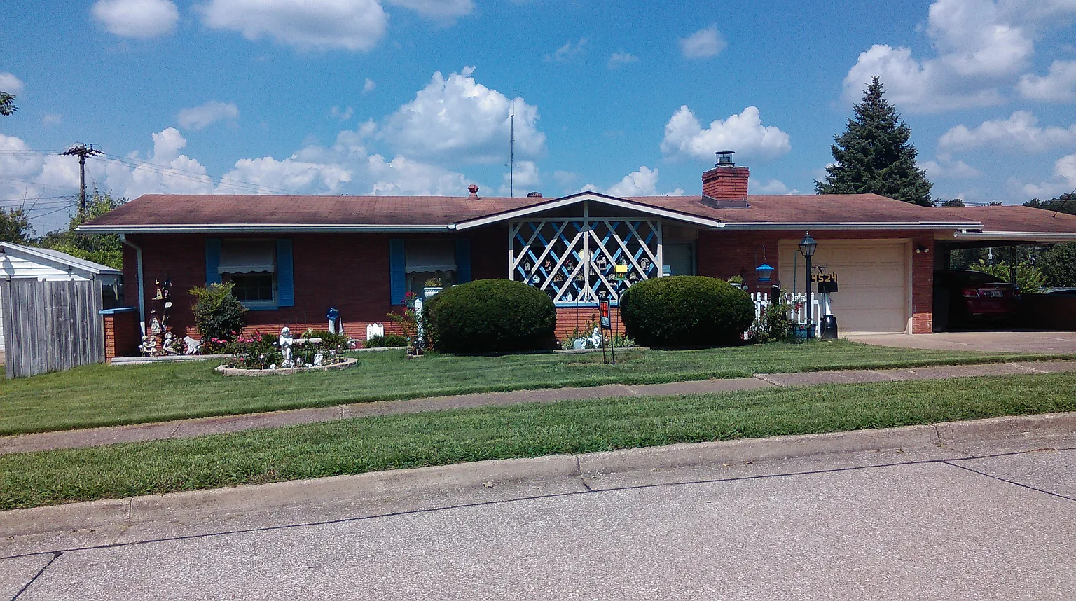 4524 Tremont Rd photo 1
