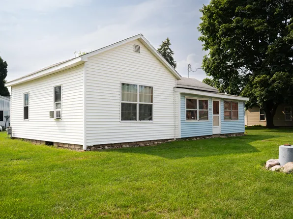 2856 Bird Lake Rd S, Osseo, MI 49266