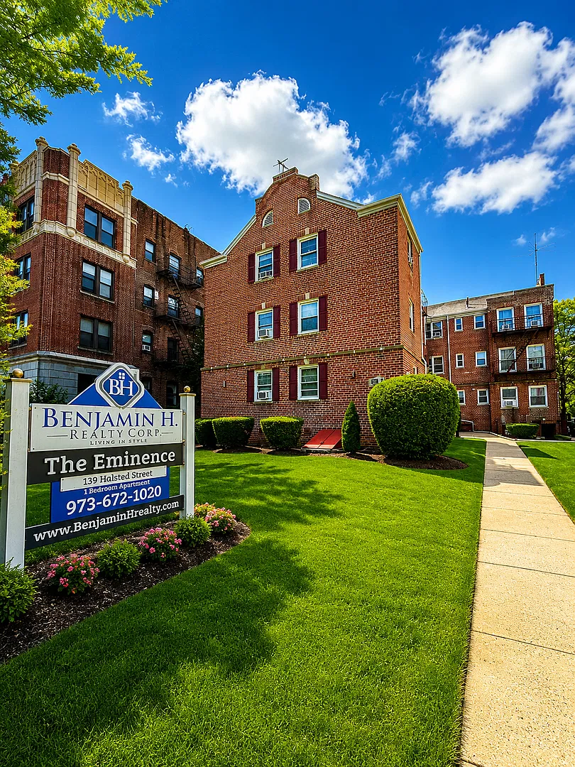 The Eminence — Photo 2