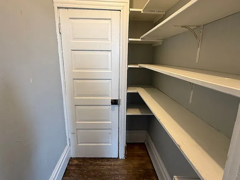 49 W Commerce St — Photo 12