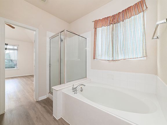 5th image of 12426 Taylorwood Ln #12426