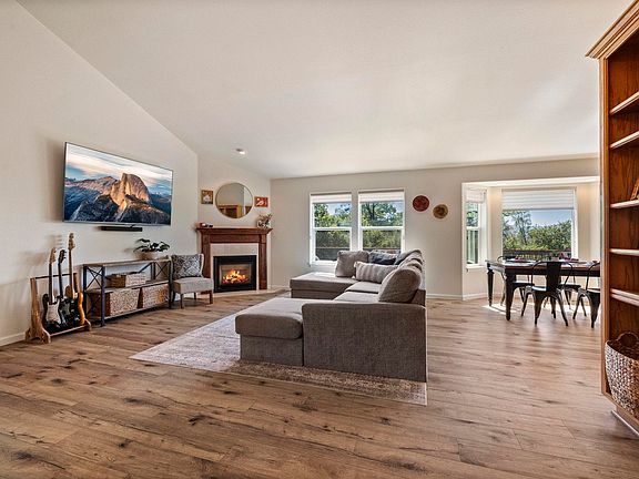 4th image of 21212 Ridgeview Dr