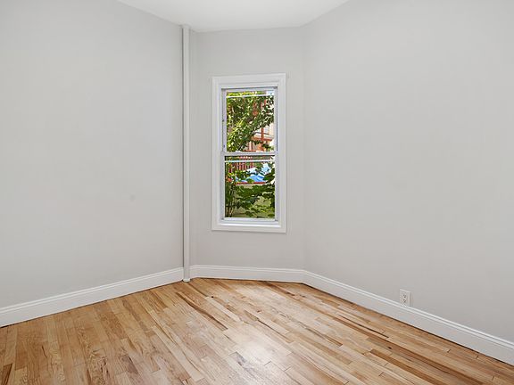 4th image of 1793 Mansion St