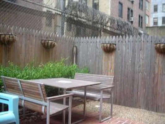 Rented by Kian Realty | media 27