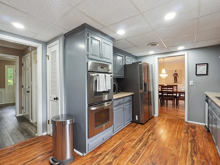 Full Kitchen with stainless-steel appliances -Main Level