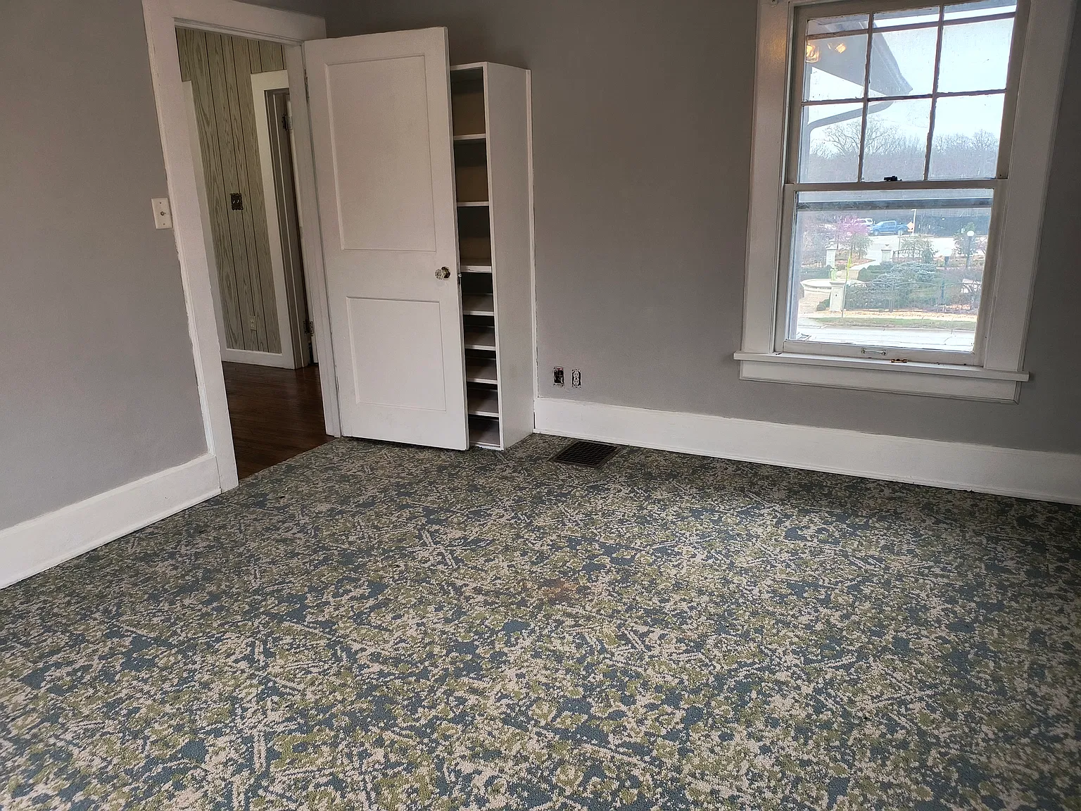 4 bed, $1,800 — Photo 4